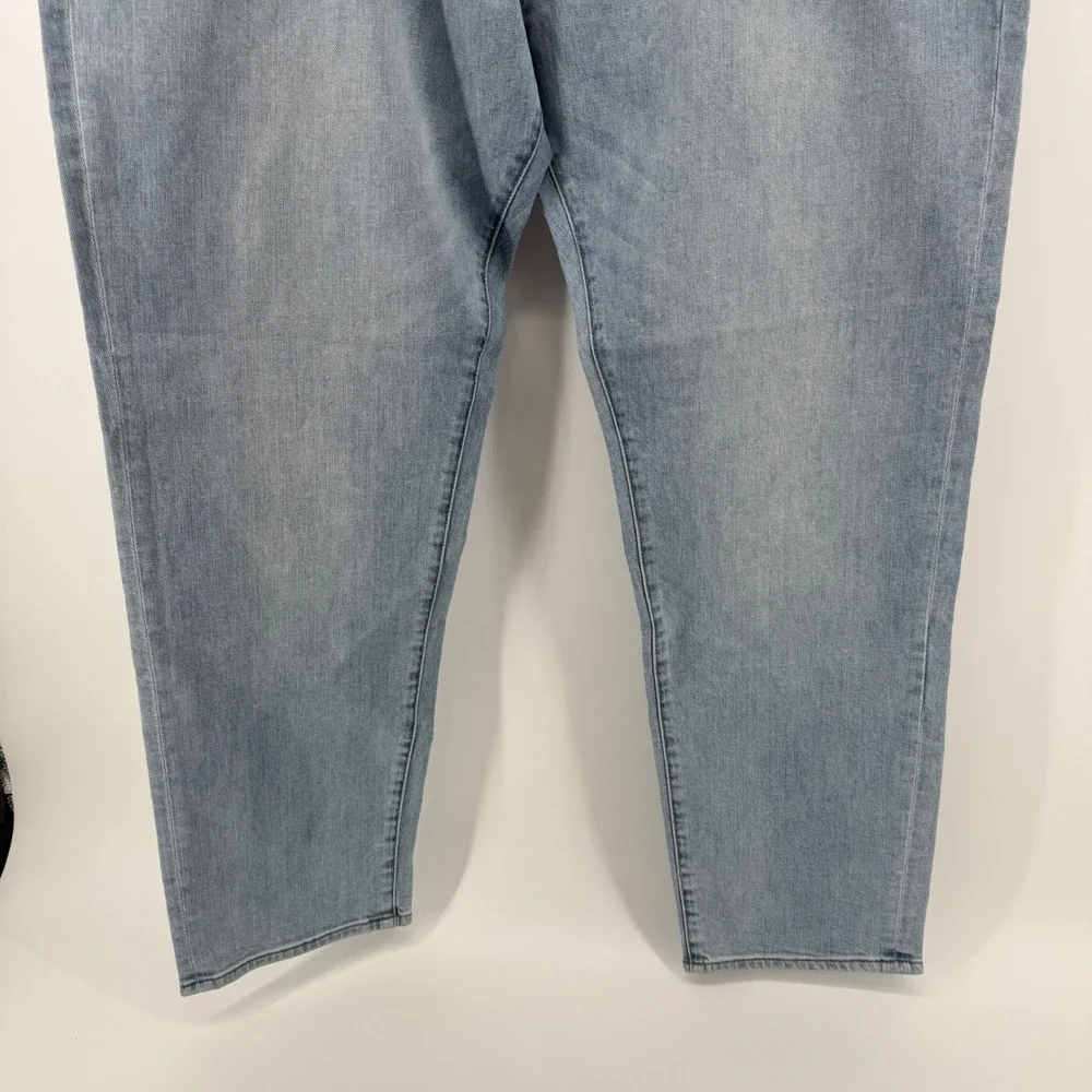 Brooks Brothers Mens Light Wash Stretch Denim Jeans 44x32 Blue 00353002 NWT